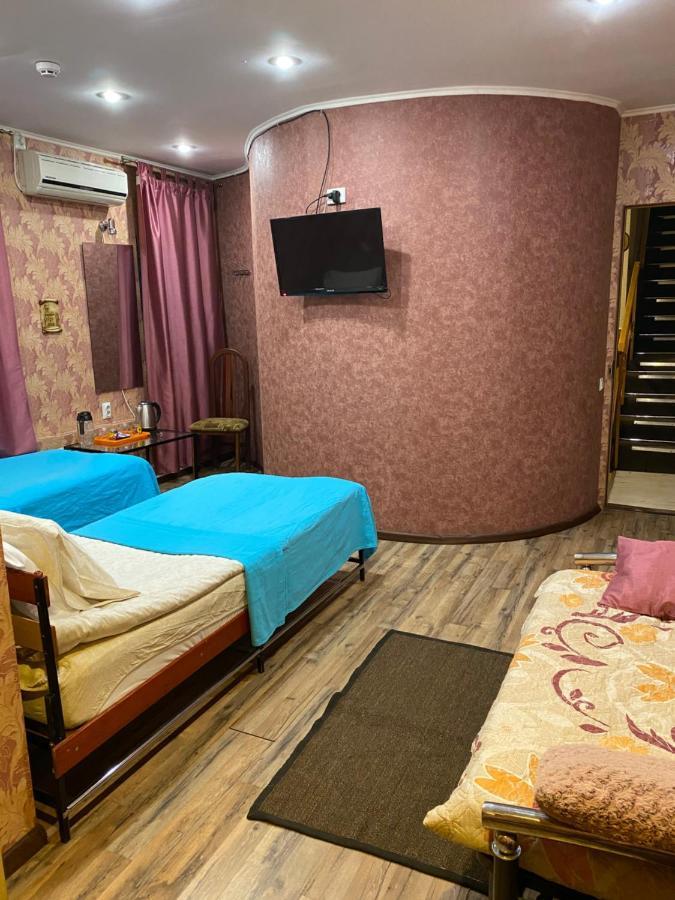 Yellow Unlimited Hotel 4 Kharkov Ngoại thất bức ảnh