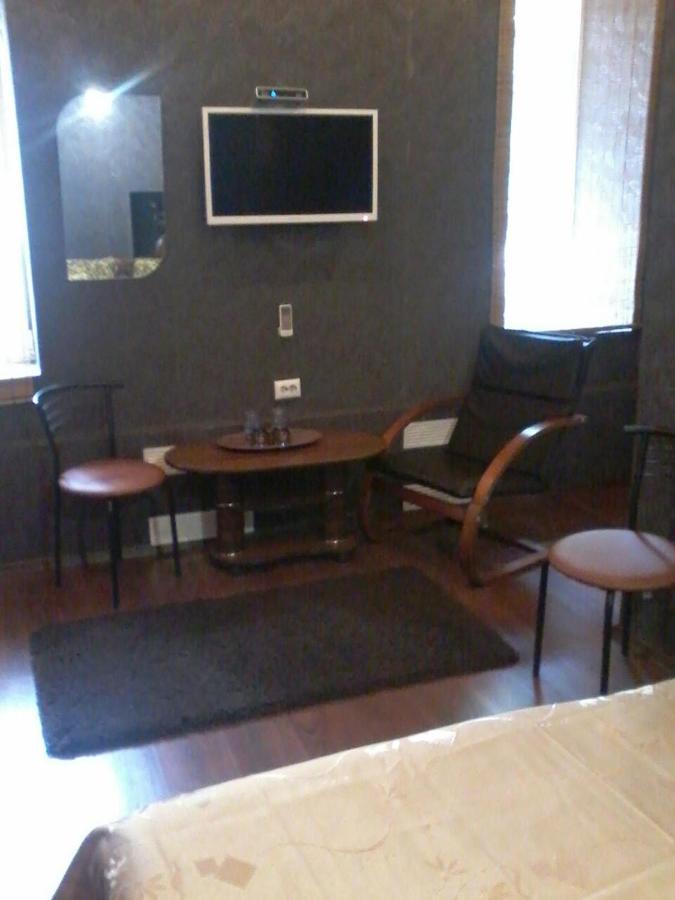 Yellow Unlimited Hotel 4 Kharkov Ngoại thất bức ảnh