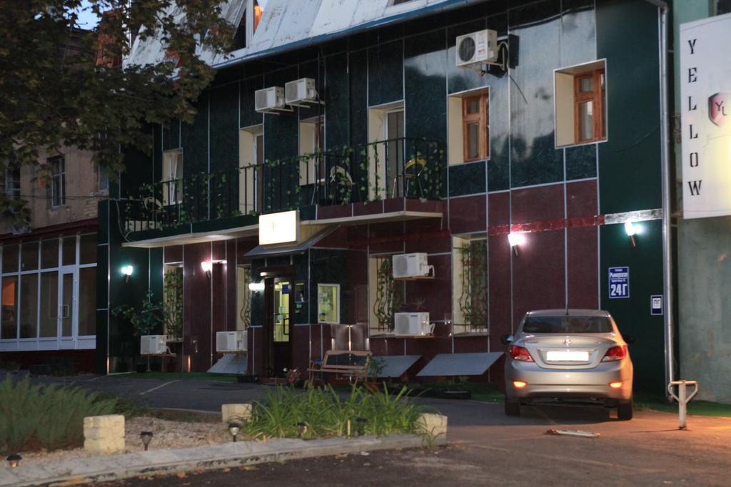 Yellow Unlimited Hotel 4 Kharkov Ngoại thất bức ảnh