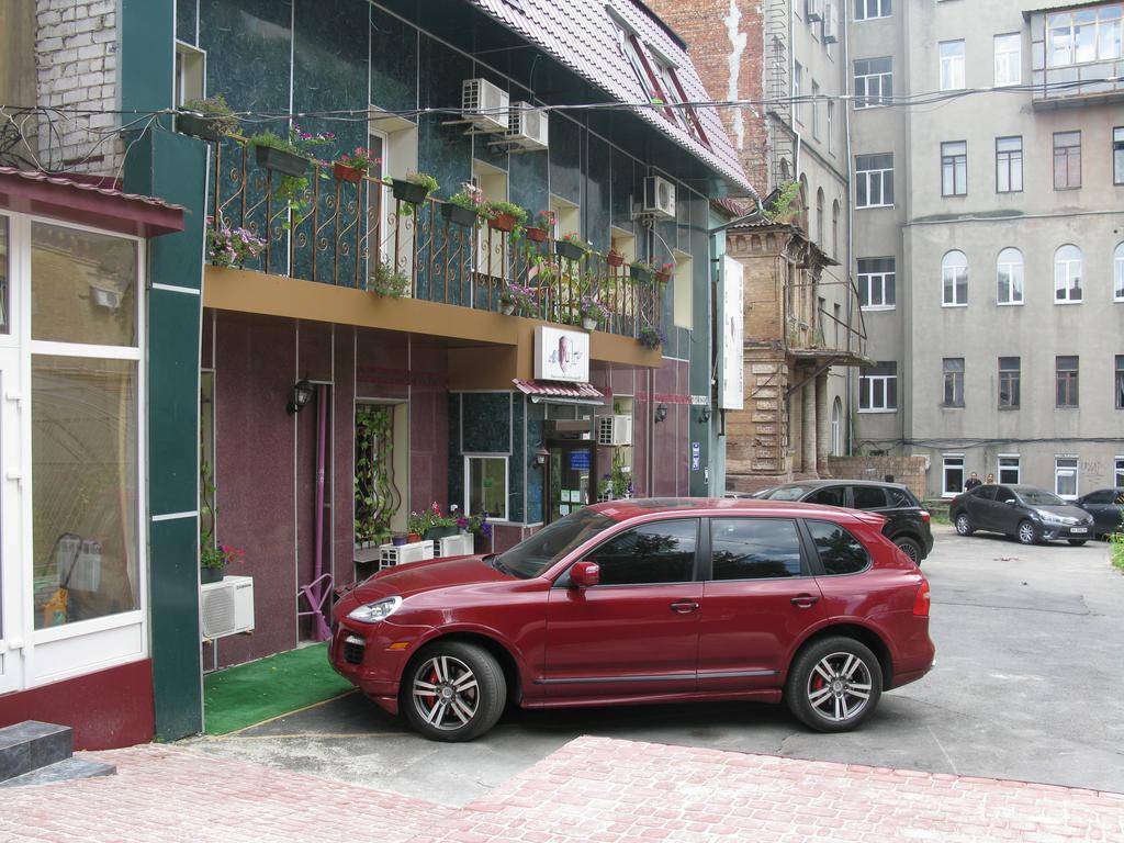 Yellow Unlimited Hotel 4 Kharkov Ngoại thất bức ảnh