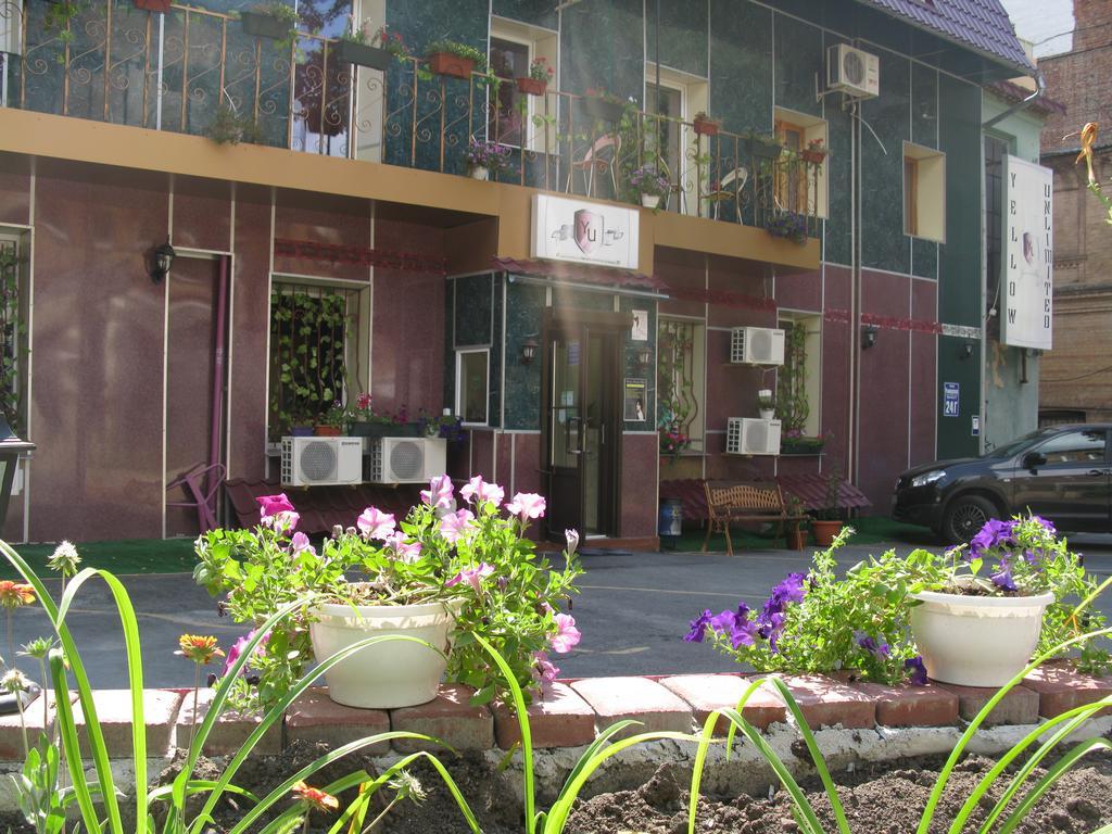 Yellow Unlimited Hotel 4 Kharkov Ngoại thất bức ảnh