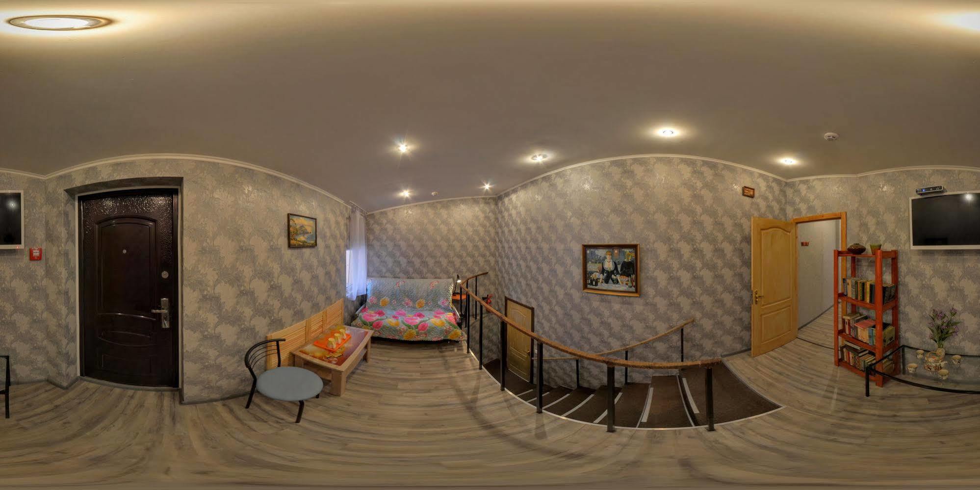 Yellow Unlimited Hotel 4 Kharkov Ngoại thất bức ảnh